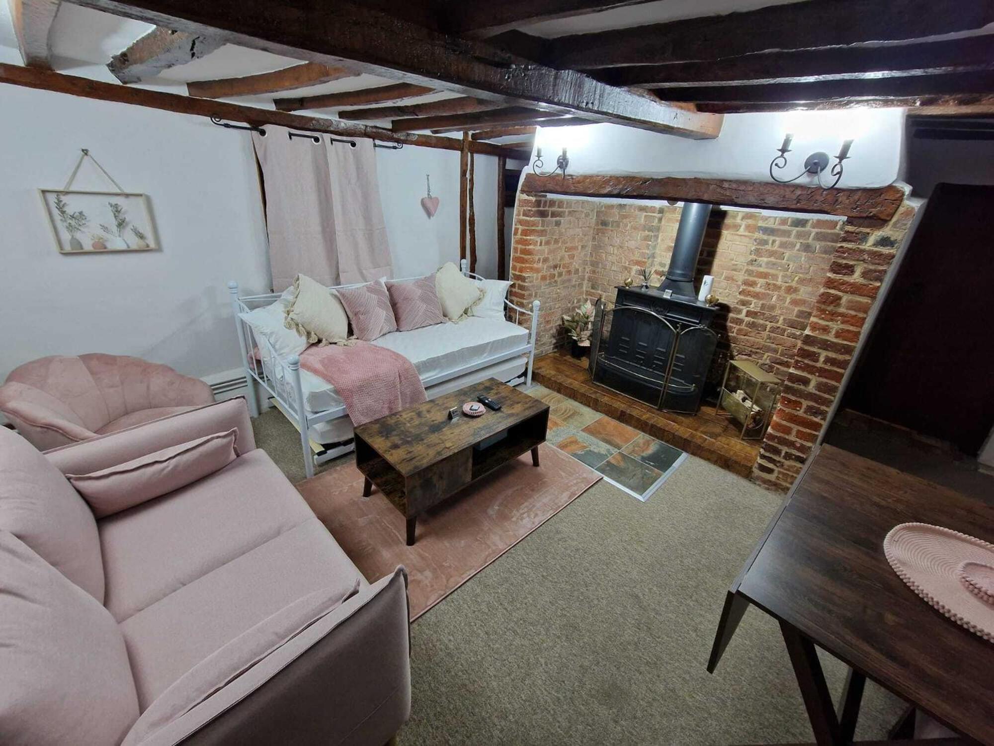 Two Bedroom Grade Ll Cottage At Az Luxury Stays Honey Horsefield With Wifi And Free Parking Hundon Kültér fotó